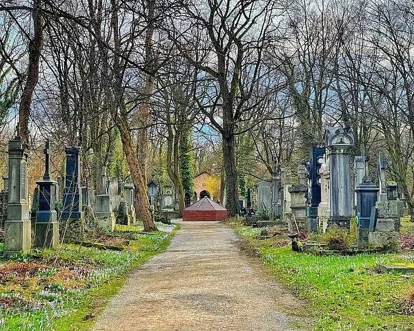 Death and Chocolate: Walking Tour of Munich's Old South Cemetery