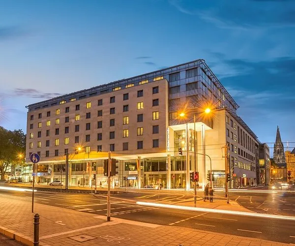 Dorint Hotel am Heumarkt Koln